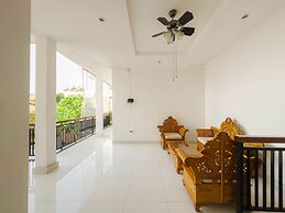 Moai House