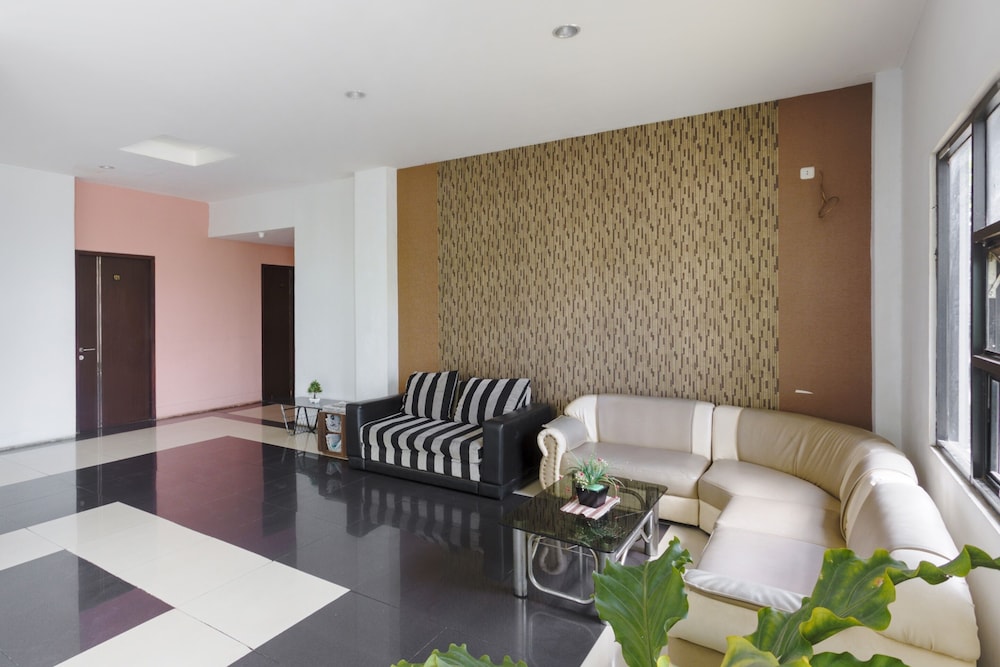 OYO 3343 Sunrise Hotel