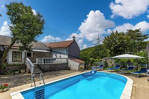 Holiday Home Meja Private Pool