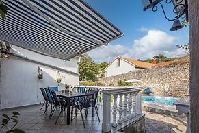Holiday Home Meja Private Pool
