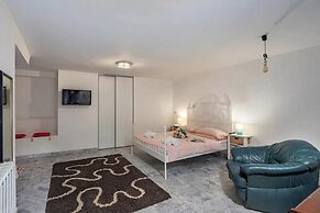 Holiday Home Meja Private Pool