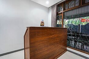 OYO Titik Koma Guest House