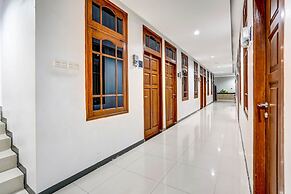 OYO Titik Koma Guest House
