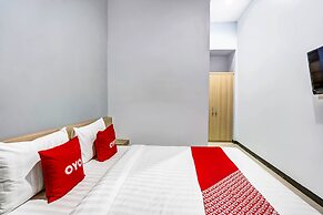 OYO Titik Koma Guest House