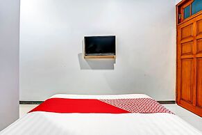 OYO Titik Koma Guest House