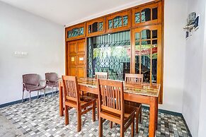 OYO Titik Koma Guest House