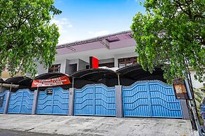 OYO Titik Koma Guest House
