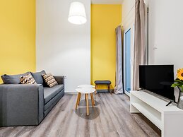 Sanders Home Suites - Charming Windowless Studio