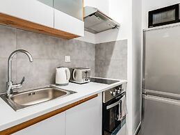 Sanders Home Suites - Charming Windowless Studio