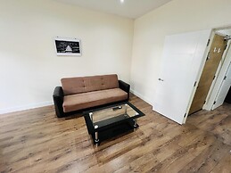 1-bed Apartment in Ealing - 2mins From Station