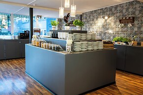 [BEE]VILLAGE MESSEHOTEL HANNOVER-LAATZEN.