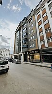 ÇOLAK SUIT