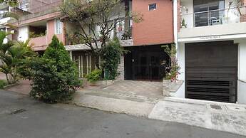 Nora's Laureles