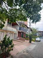 Nora's Laureles