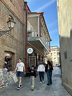 Tbil Inn Hotel
