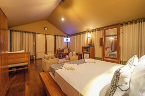 Leopard Reach Yala by Seven Angels