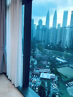 Eaton Residences KLCC by Luna