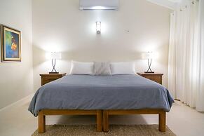Captivating 2-bed Town-house in Kingston