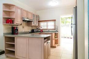 Captivating 2-bed Town-house in Kingston
