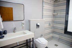 Al-Istiklal Suites