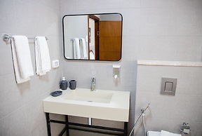 Al-Istiklal Suites