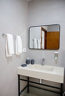Al-Istiklal Suites