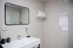 Al-Istiklal Suites