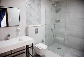 Al-Istiklal Suites