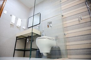 Al-Istiklal Suites