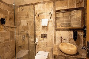 Noah's Ark Cave Hotel