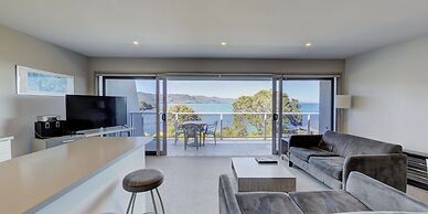 Te Kaha Beach Hotel