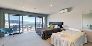 Te Kaha Beach Hotel