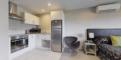 Te Kaha Beach Hotel