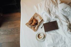 FLORIS GREEN SUITES