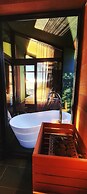 FLORIS GREEN SUITES