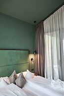 FLORIS GREEN SUITES