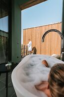 FLORIS GREEN SUITES
