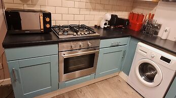 Charming 1-bed Apartment in Barnsley