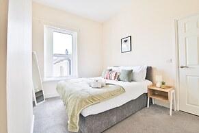Tranquil 3-bed Home in Cardiff