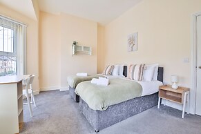 Tranquil 3-bed Home in Cardiff