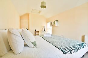 Tranquil 3-bed Home in Cardiff