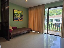 Hotel and Beach Bungalow at Lanta Resort