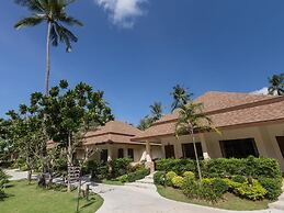 Hotel and Beach Bungalow at Lanta Resort