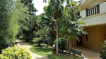 Hotel and Beach Bungalow at Lanta Resort