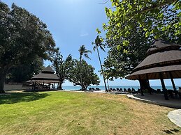 Hotel and Beach Bungalow at Lanta Resort