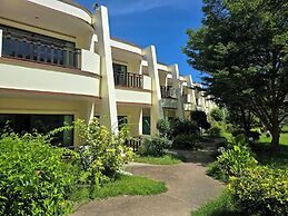 Hotel and Beach Bungalow at Lanta Resort