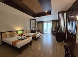 Hotel and Beach Bungalow at Lanta Resort