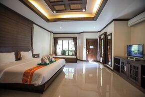 Hotel and Beach Bungalow at Lanta Resort