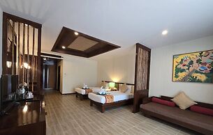 Hotel and Beach Bungalow at Lanta Resort