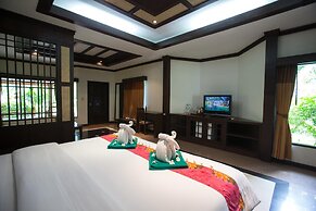 Hotel and Beach Bungalow at Lanta Resort